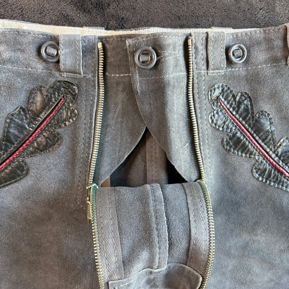 VTG 1970's Gray Suede Lenderhosen Shorts‎ 22